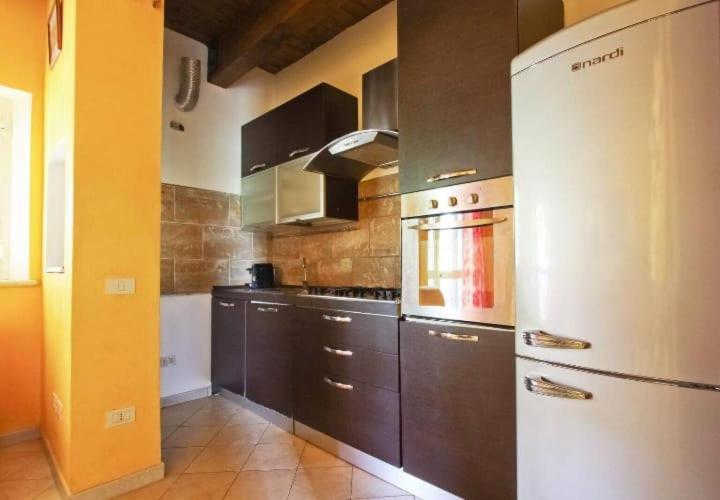 Dal Centurione Apartment Рим Екстериор снимка